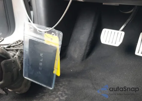 2020 Tesla Model 3 Performance z USA, uszkodzony, nr VIN 5YJ3E1ECXLF642125